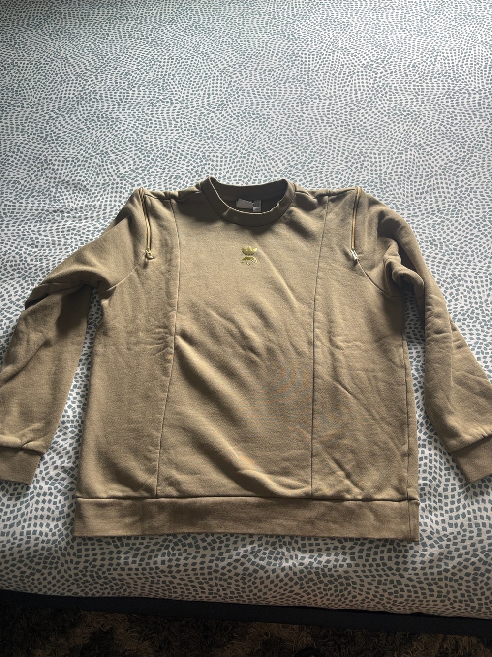 Adidas woman Crewneck Sweater in Olive Brown